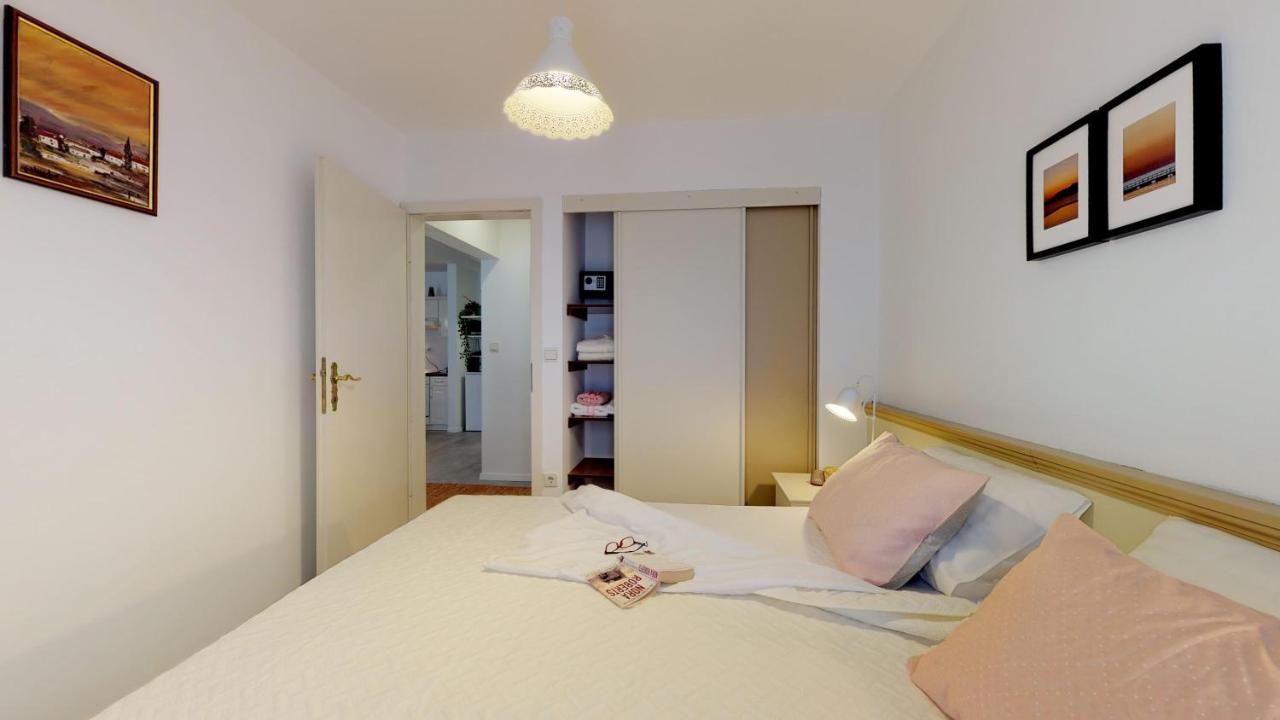 Mirta Deluxe Superior 5 Star Apartment, Your Piece Of Heaven By The Sea & Park, With Sea & Park View Novigrad  ภายนอก รูปภาพ